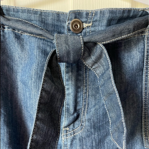 Venezia Chambray Skirt with Belt - Picture 3 of 4